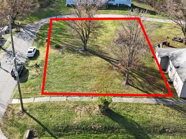 102 S Main St, Michigantown, IN 46057