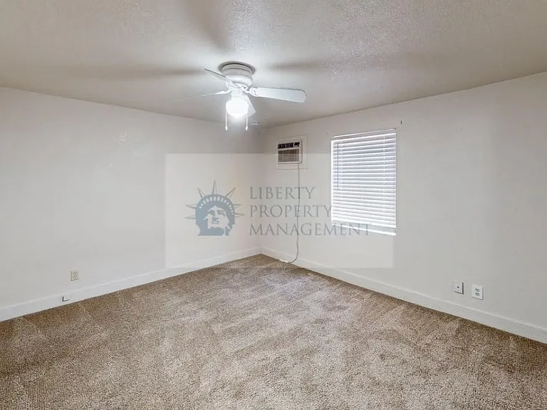 1114 Virginia Ave — Photo 8