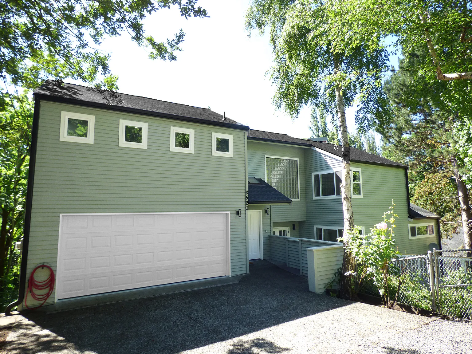 3 bed, 2.5 bath, 1960 sqft, $3,800 — Photo 1