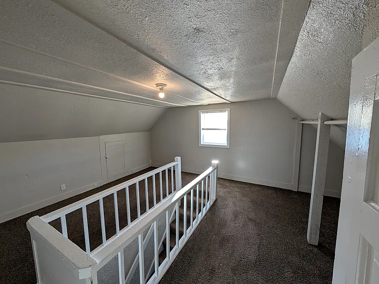 1930 Lana Ave NE — Photo 26