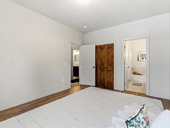 3rd image of 412 W 4th St