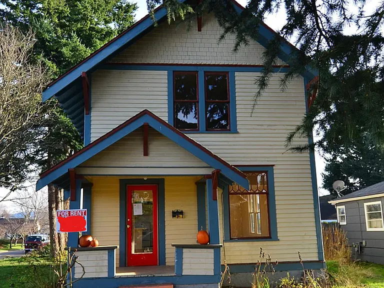 2628 Victor St — Photo 1