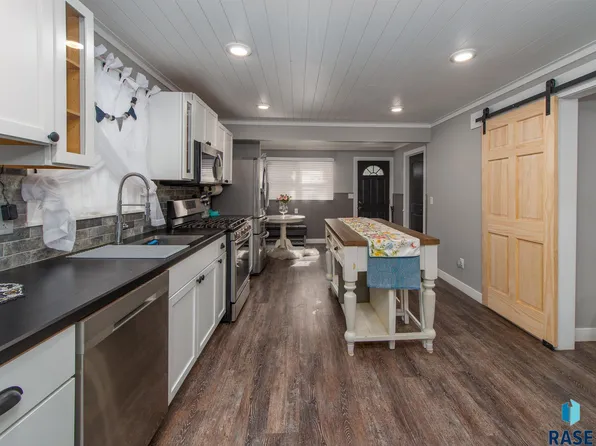 505 Geiser St, Larchwood, IA 51241