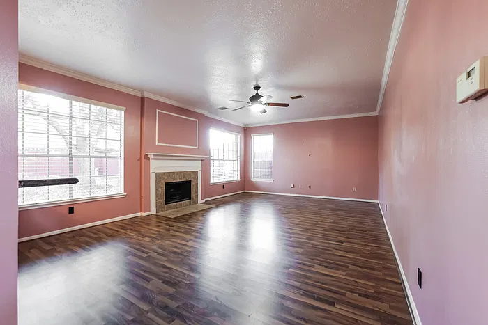 4 bed, 2.5 bath, 3000 sqft, $2,545 — Photo 3