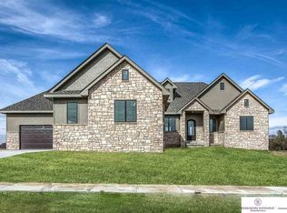 122 E Sloup Dr, Wahoo, NE 68066