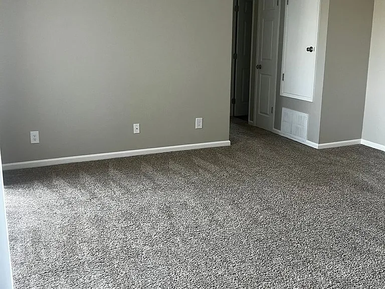 Meadowbrook Apartments — Photo 5