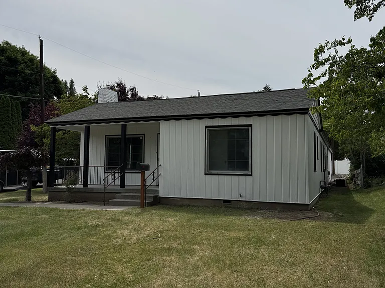 624 S 19th Ave — Photo 2