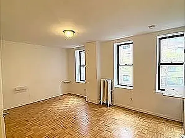 203 East 27th Street image 1 of 2