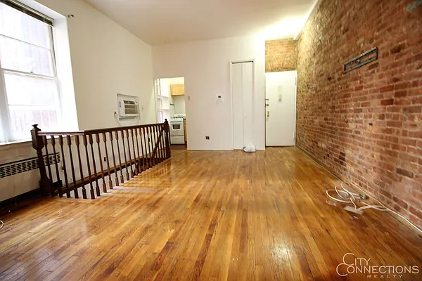 Rented by City Connections Realty | media 15