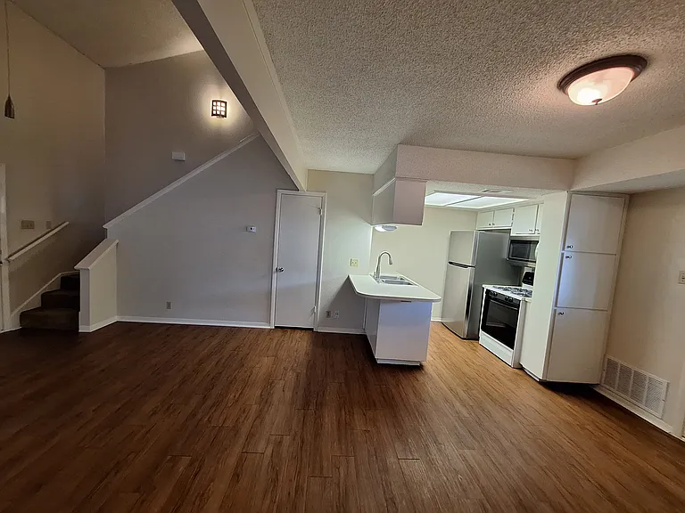 8207 Hood Cir #B — Photo 19
