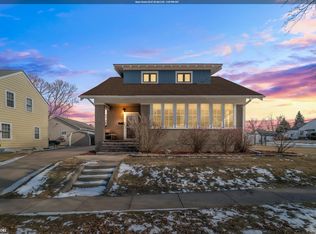 705 7th St, Nevada, IA 50201