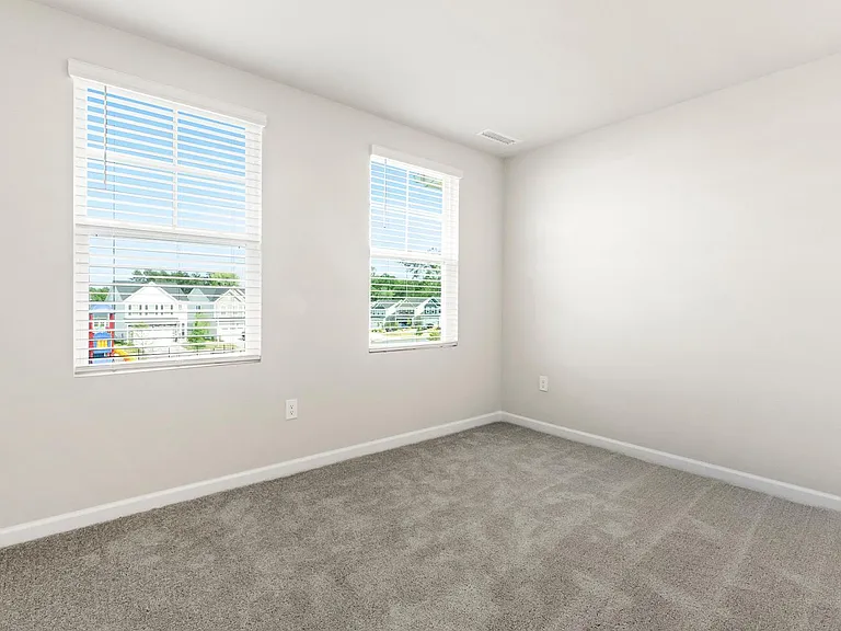 146 Zealand Ct — Photo 19