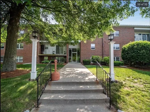 153 Milk St APT 11, Westborough, MA 01581