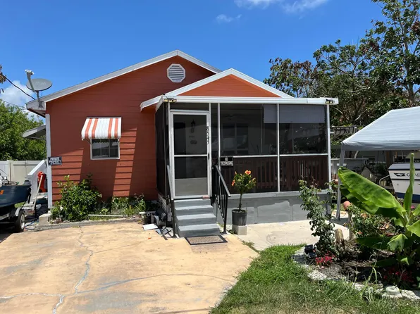 8545 SE Mars Street, Hobe Sound, FL 33455