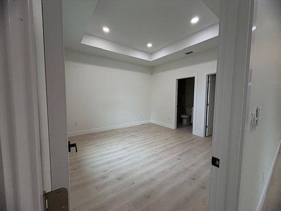 4th image of 9483 Tacoma Ave #9483