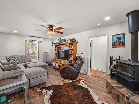 4th image of 502 Central Ave