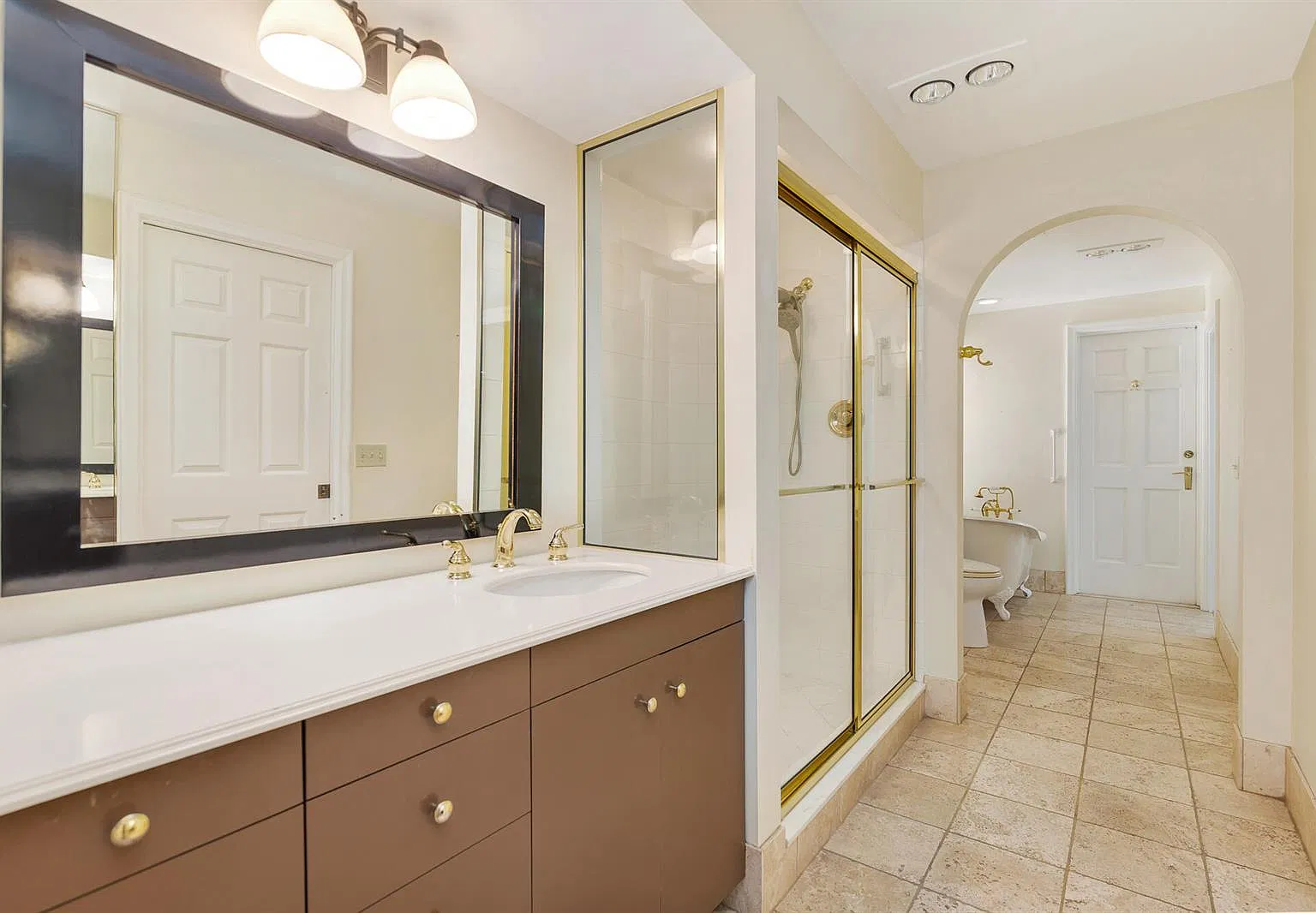 3 bed, 3038 sqft, $25,000 — Photo 4