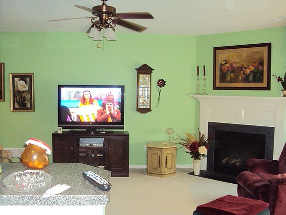 Living Room w/Gas Fireplace