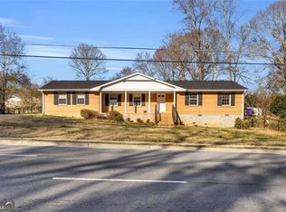 2338 Rockbridge Rd, Stone Mountain, GA 30087