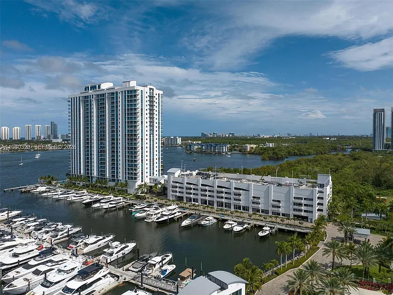 17111 Biscayne Blvd #207 — Photo 50