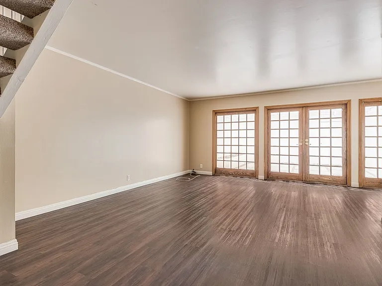 3016 El Camino Ave — Photo 2