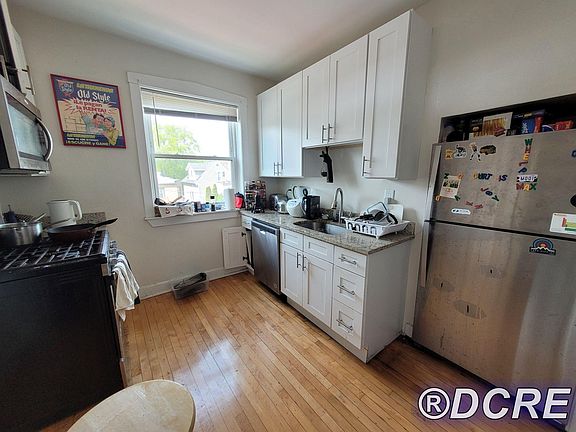 3rd image of 1340 W Winnemac Ave #3E