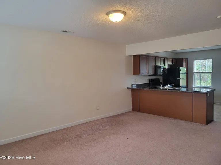 300 Burley Dr #9 — Photo 2