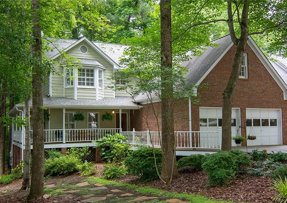 1st image of 360 Shyrewood Dr
