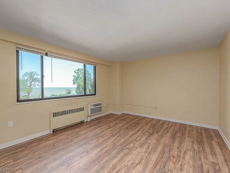 11720 Edgewater Dr #310 — Photo 2