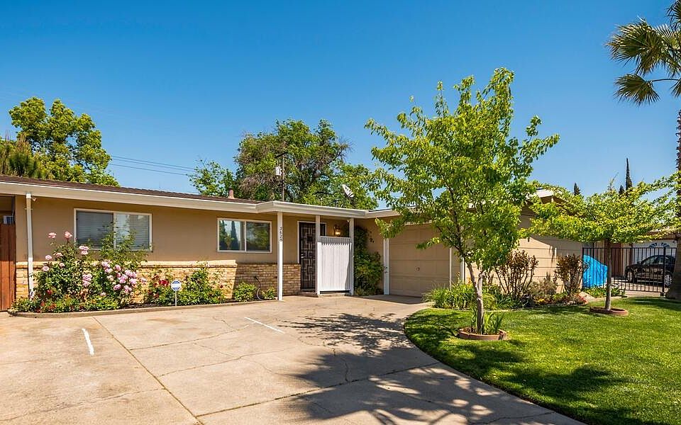 1st image of 3625 Floral Dr