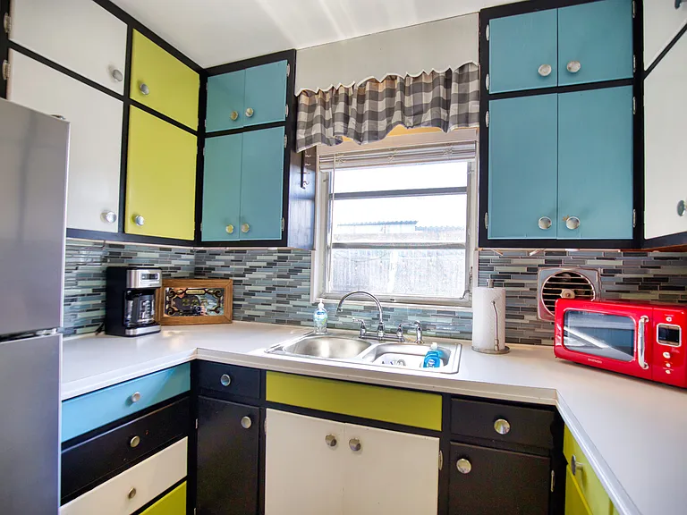 Villa Franca Ave — Photo 8