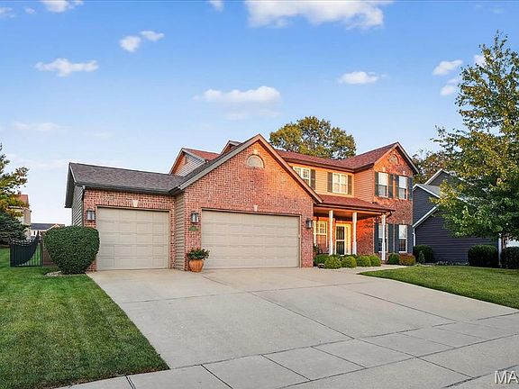 2nd image of 14 W Southcrest Cir