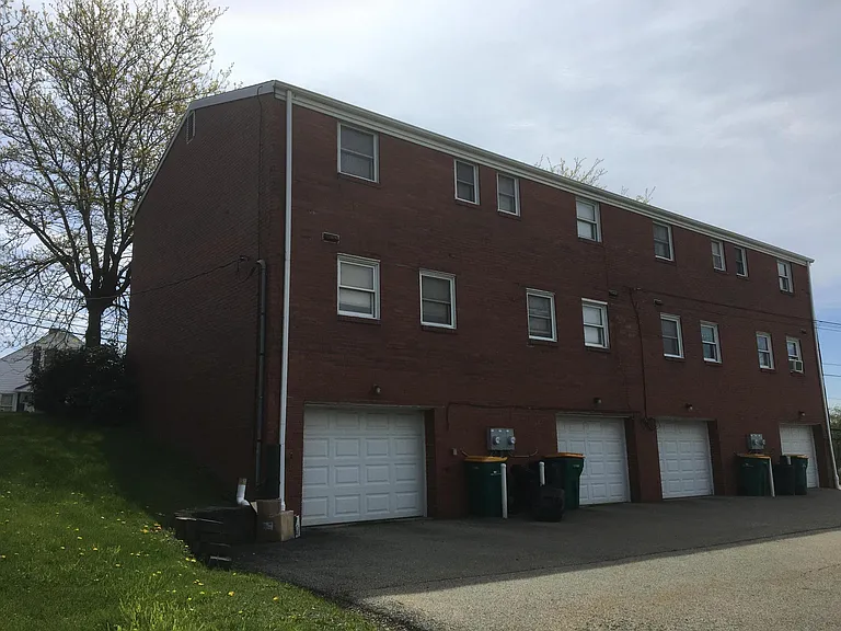 550 Elm St #A — Photo 9
