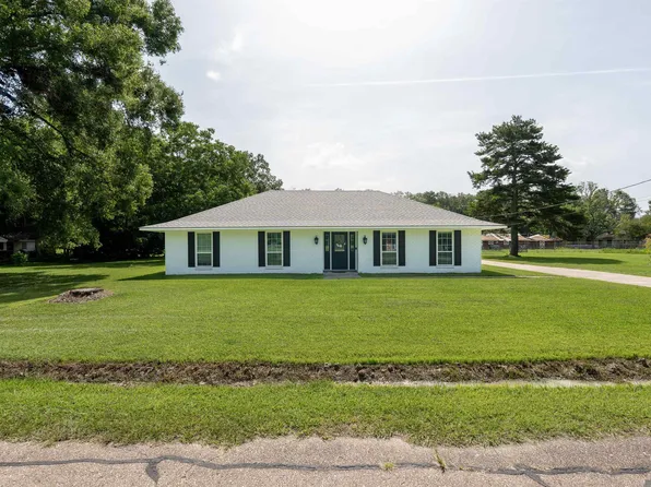32350 Sasser Ln, Walker, LA 70785
