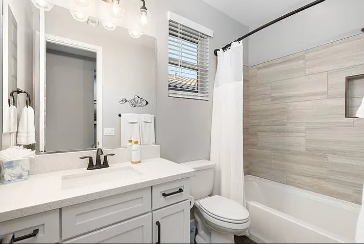 Clean, bright, and fully equipped for a refreshing stay.