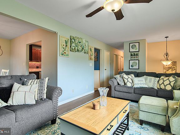 4th image of 33 Tanglewood Dr