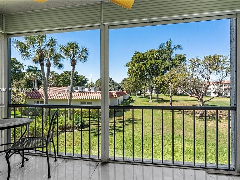 811 S Hollybrook Dr #208 — Photo 25