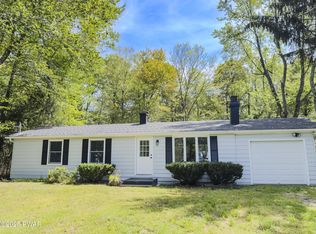 133 Buckskin Dr, Greentown, PA 18426