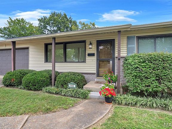 5th image of 900 Gladiola Dr