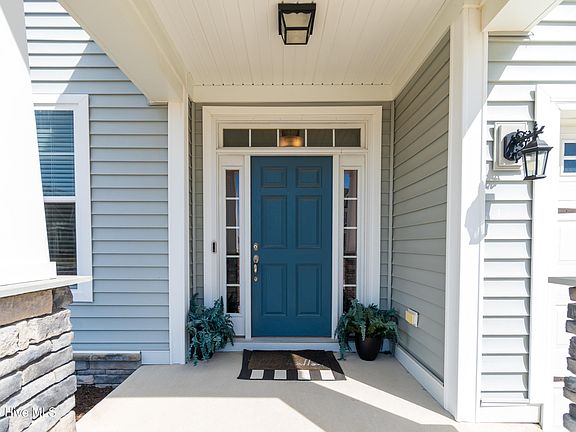 2nd image of 418 Campus Drive