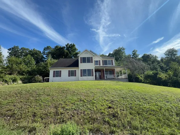 1118 Heritage Blvd, Stroudsburg, PA 18360