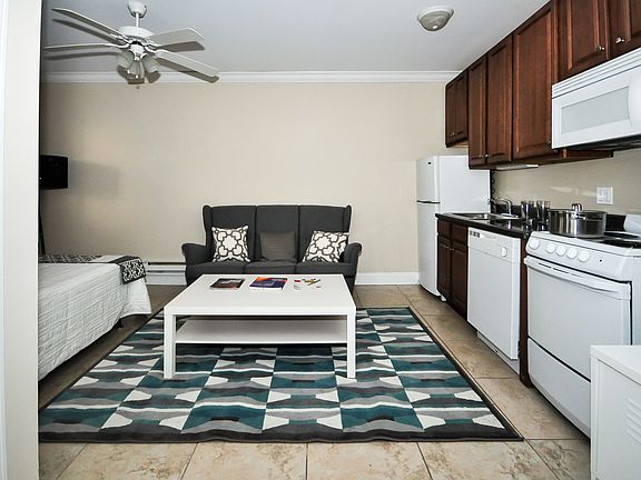 3rd image of 1137 W Pratt Blvd APT 102