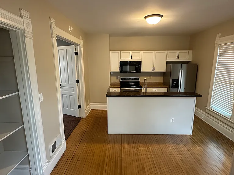 718 Milton Ave — Photo 16