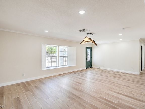 4th image of 2663 Casey Dr