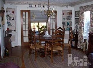 800 Pecan Ln, Lake Waccamaw, NC 28450