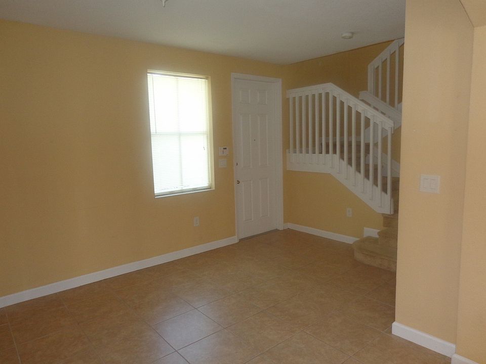 1st image of 208 SE 29th Ave Unit 9