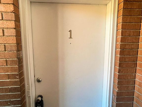 3rd image of 6601 E Livingston Ave APT 1
