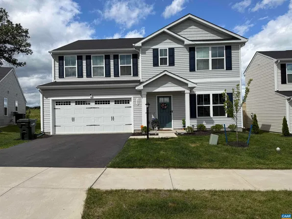 109 Walsh Ln, Waynesboro, VA 22980