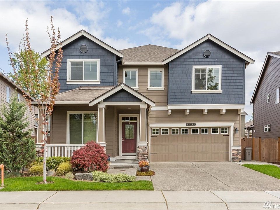 Wonderful DR Horton Resale in Heritage Estates - Issaquah Schools - Versatile Floor Plan w/5 Bedrooms, Bonus Room & 3 Bathrooms.  5th Bedroom or Den on Main Floor  -  Perfect Location for Home Office.
