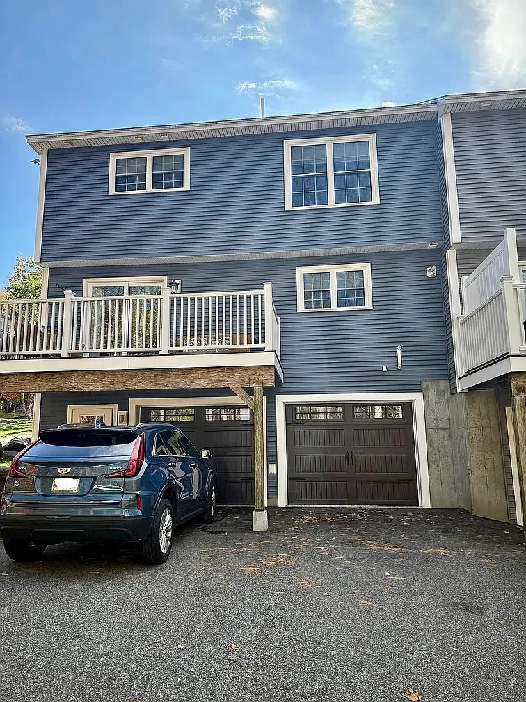 3 bed, 2024 sqft, $3,200 — Photo 2